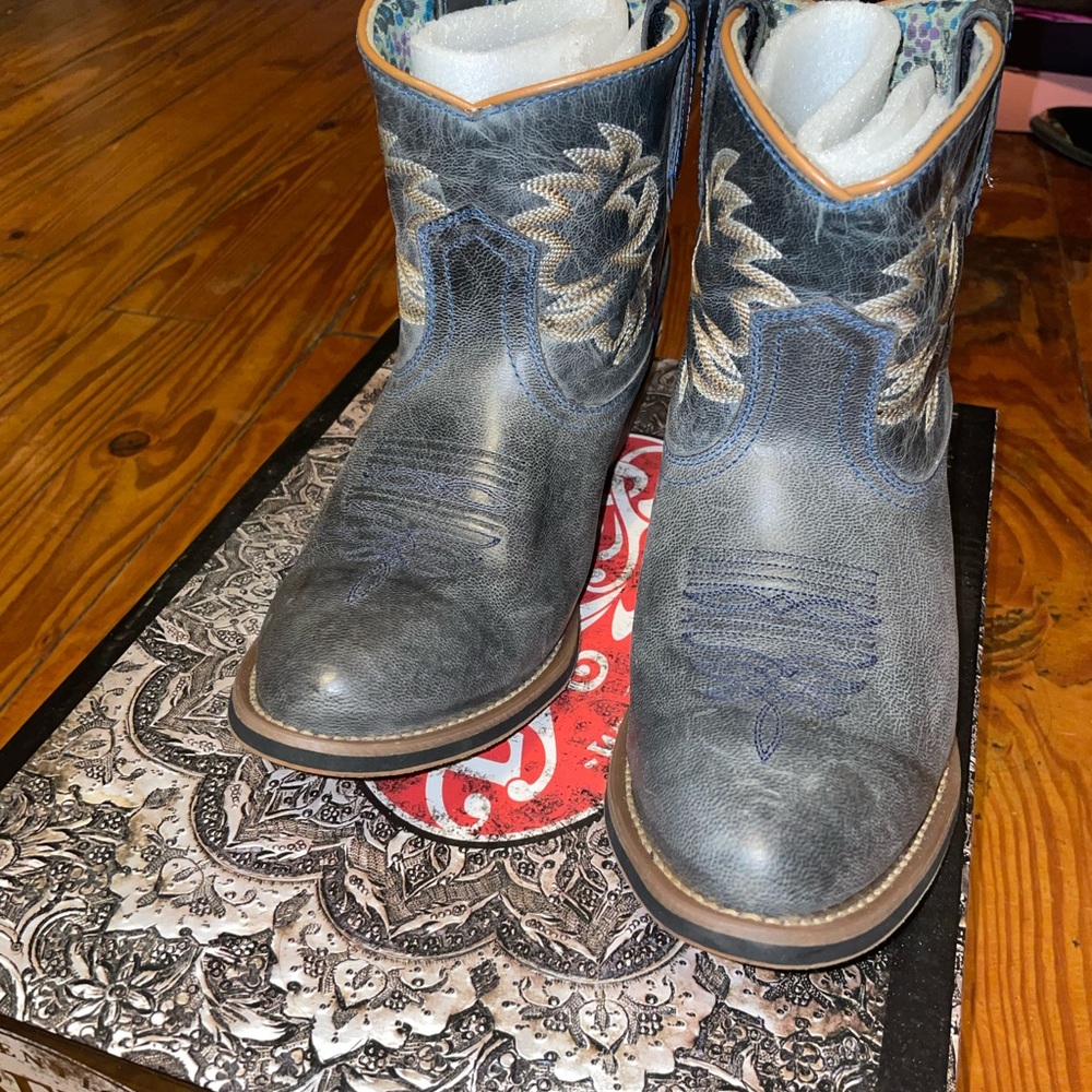 Laredo Boots - Picture 2 of 5